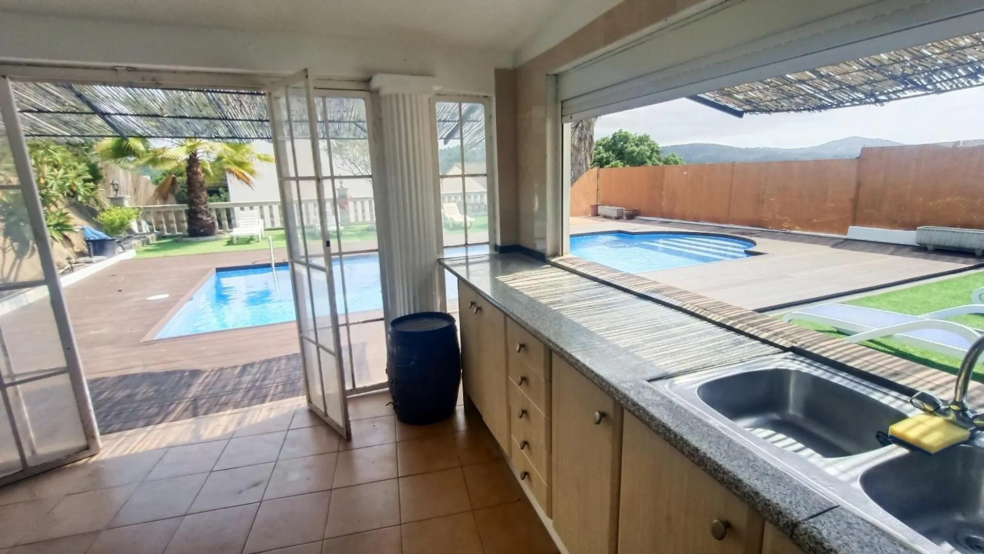 Bright Villa In Vidreres With Private Pool And Jacuzzi 0*,  스페인